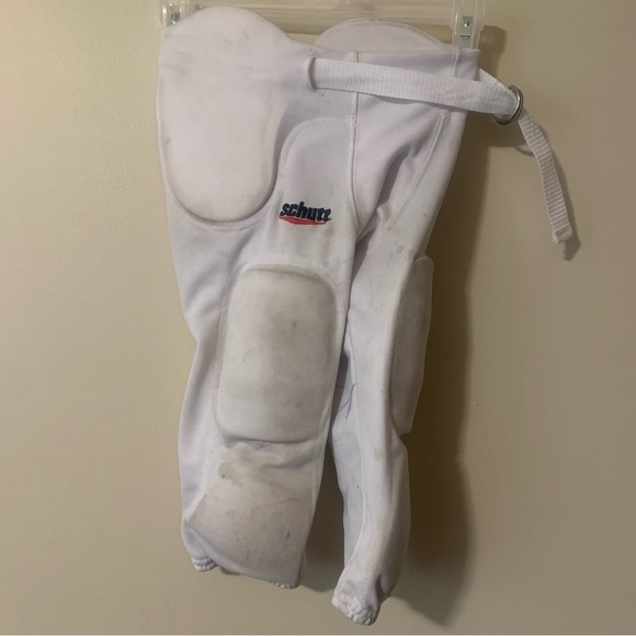 schutt Other - Schutt size small/6 children's padded football pants, white